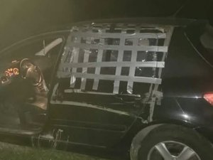 Le champion du jour : sans permis au volant d'une véritable épave, il tente de fuir le contrôle de police en roulant à contresens puis court se cacher dans les ronces