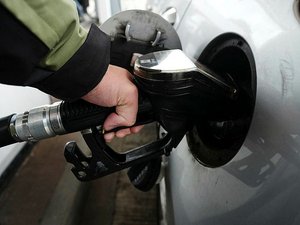 "Les expéditions vont être stoppées, ou sont déjà stoppées" : plusieurs raffineries de carburant bloquées par des salariés de TotalEnergies