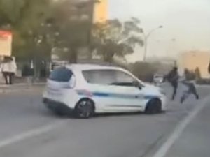 VIDÉO. Blocage des lycées : le chef de la police municipal suspendu après avoir foncé en voiture sur les jeunes manifestants