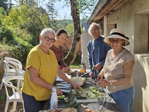 "Nous pouvons compter sur des maraîchers déterminés, mais aussi sur des excédents de jardins familiaux" : des bocaux et du lien, à Najac, quand l'alimentation devient bien commun