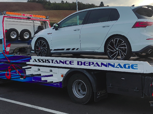 Carton rouge sur l'A75 : trop pressée de rentrer, une jeune conductrice flashée à 206 km/h au lieu des 110 autorisés