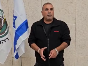 L'armée israélienne détruit les propriétés du Bédouin arabe musulman qui avait sauvé la vie de 30 jeunes juifs lors des attaques du 7 octobre 2023