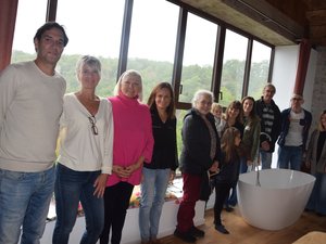 Dans l'écrin de la Grange de Madgeleine, les Gîtes de France de l'Aveyron invitent leurs futurs membres