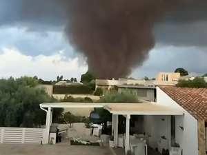 VIDÉOS. Les images impressionnantes d'une énorme tornade "sortie de la mer" en Sicile, des dégâts et des blessés