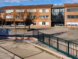Le principal d'un collège et une enseignante blessés par des tirs au fusil de chasse : un jeune de 14 ans interpellé, ce que l'on sait des coups de feu à Aubagne