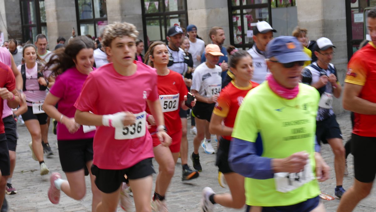 VIDÉO. Octobre rose : avec 1 800 participants, la Villefranchoise cartonne pour la bonne cause