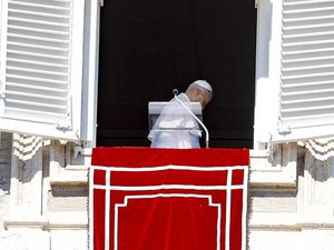 Le pape Léon XIV hospitalisé ce mardi, opéré cette semaine pour son nodule au poumon, absent jusqu'au 20 octobre