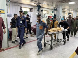 Le toit d'une école s'est effondré, au moins 28 personnes sont mortes : ce que l'on sait du drame qui s'est produit au Pakistan