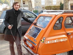 "On était trop en avance, c'est l'adage des pionniers" : un peu d'Aveyron au mondial de l'automobile avec cette 2 CV électrique qui a vu le jour il y a... 15 ans !