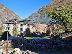 Très apprécié des randonneurs, un gîte d'étape vieux de 200 ans complètement détruit par un incendie dans les Pyrénées