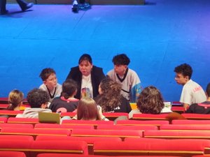 "L'impro est un cadeau, on joue avec et pas contre" : Gaëlle Jouault enseigne l'art de forger la confiance en soi auprès des jeunes de Rodez