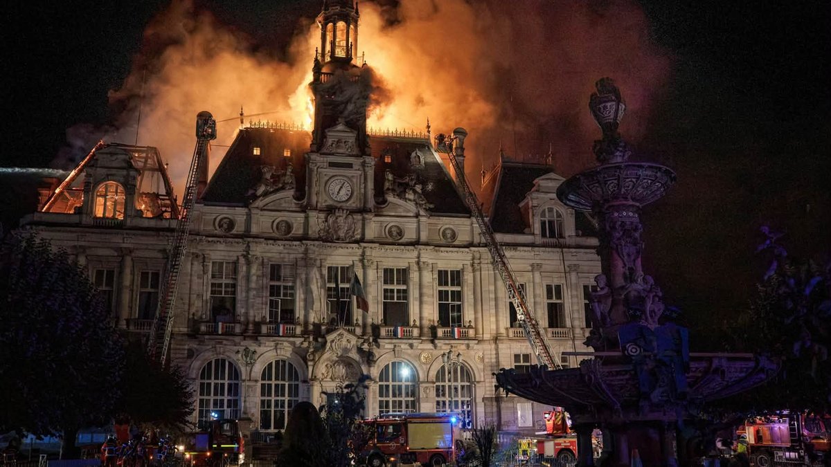 Violences du 17 octobre : l’association des maires de France appelle au rassemblement devant les mairies, ce lundi