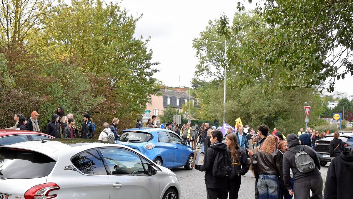 "Une énorme poussée pour qu’il y ait un Acte II" : 24 et 31 octobre, 5 novembre… de nouvelles actions prévues en France après la journée du samedi 17