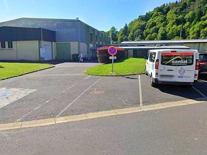 La sortie baignade pour les enfants d'un centre de loisirs du Cantal tourne au drame : une fillette de 3 ans et demi se noie dans la piscine