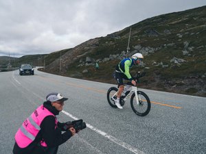 VIDÉO. "J'ai failli m'arrêter de filmer" : entre Ruthénois, l'émotion en images avec le documentaire de Charly Puech sur le triathlète Julien Couderc