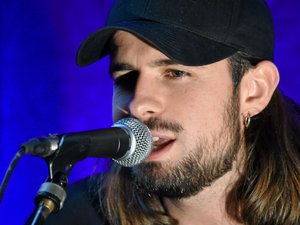 Un nouveau single pour Lombre, Antoine Dubruel au Salon d'automne, une championne de France de pêche sportive... Les derniers échos de l'Aveyron à la Une