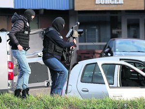 Fusillade à Trappes et La Verrière : désireux de "venger les commerçants" pillés le 17 octobre, Kévin T. aurait voulu s'en prendre "aux Noirs et aux Arabes"
