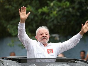 "C'est un homme d'État. Un géant" : Lula crée la surprise et remporte l'élection présidentielle au Brésil