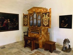 Après un clavecin et un piano, un nouvel orgue du XVIIIe siècle va bientôt résonner dans ce château de l'Aveyron
