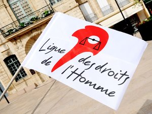 Fusillade à Trappes et La Verrière : des rassemblements ce lundi à Rodez et à Millau, comme partout en France