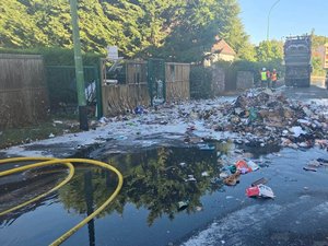 Puisqu'on vous dit qu'il ne faut pas le faire : une bonbonne de gaz jetée dans un container explose dans le camion poubelle