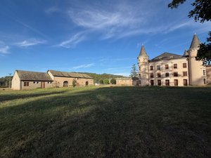 "Lui donner une nouvelle vie" : un "appel à manifestation d'intérêt" pour ce château de l'Aveyron "Résistant" lors de la 2e guerre mondiale