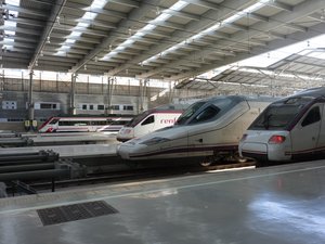 "Au moins dix morts" et de nombreux blessés selon un bilan provisoire : en Espagne, deux trains se percutent sur la ligne à grande vitesse entre Madrid et l'Andalousie