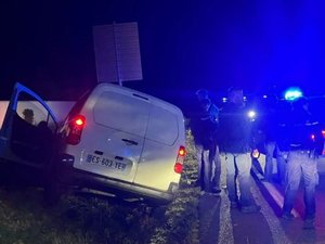 Une dangereuse course-poursuite à la Mario Kart : poursuivis pendant 1 h 30, ils ont jeté "des tonneaux de gasoil et des objets en tous genres" sur les gendarmes derrière