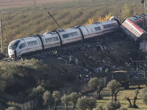 Collisions de trains en Espagne : ressortissants français, ancienne ministre espagnole, que sait-on des 69 victimes qui ont perdu la vie ?