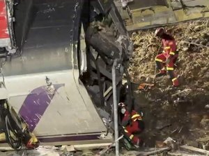 Collision de trains en Espagne : le bilan ne cesse de s'alourdir, et passe à au moins 74 morts jeudi soir